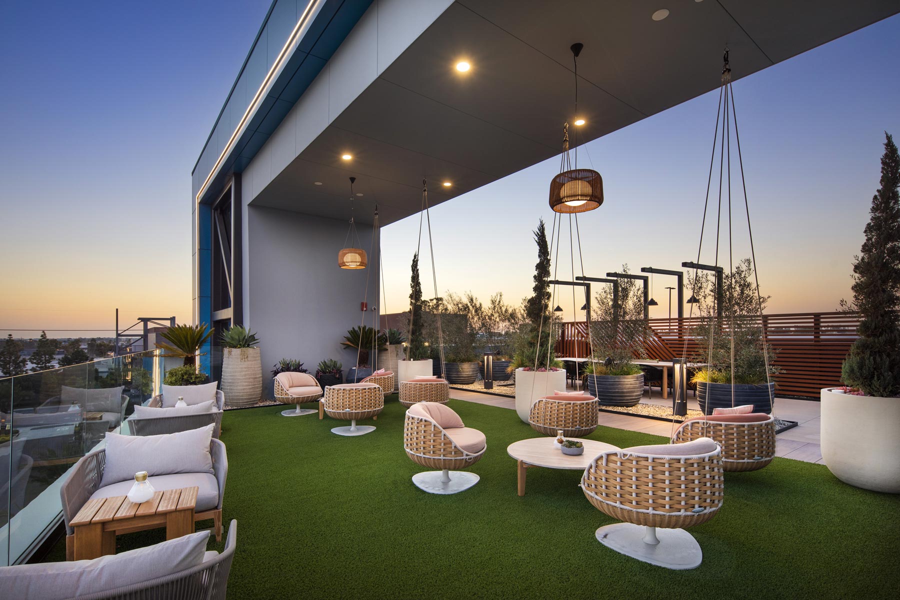 Organic Rooftop Retreat 